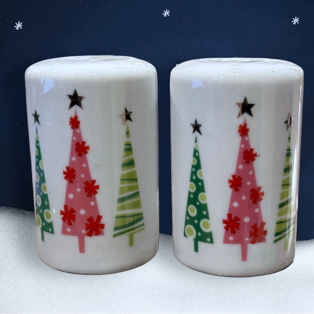 VTG Retro MCM Christmas Tree Salt Pepper Shakers  Christmas Decor Red & Green
